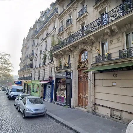 Very Large Private With Own Bathroom, In Montmartre * Paris